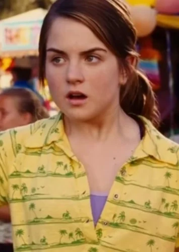 Hailey Rogers (Aquamarine)