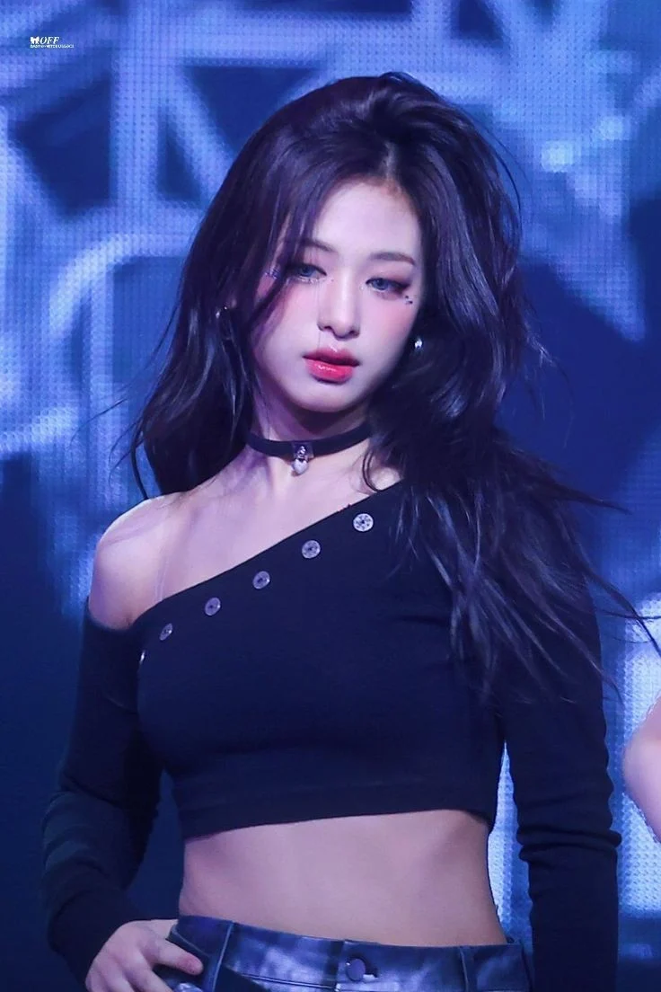 Ahyeon (MONSTER VERSION