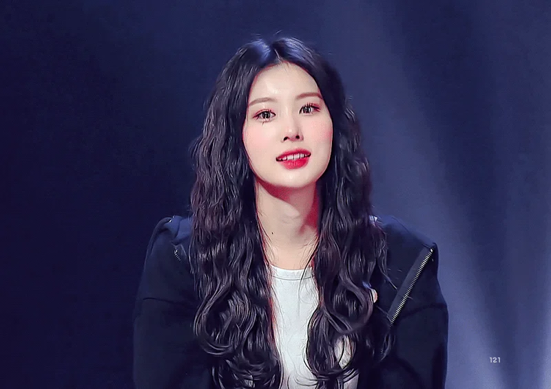 Kang Hyewon