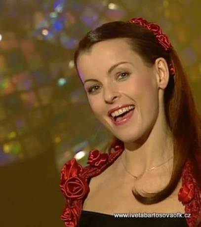 Iveta Bartosova 2000 - 2001