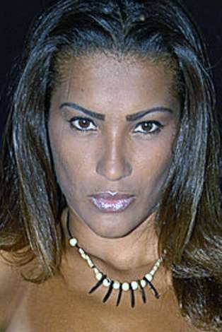 Cláudia Bella