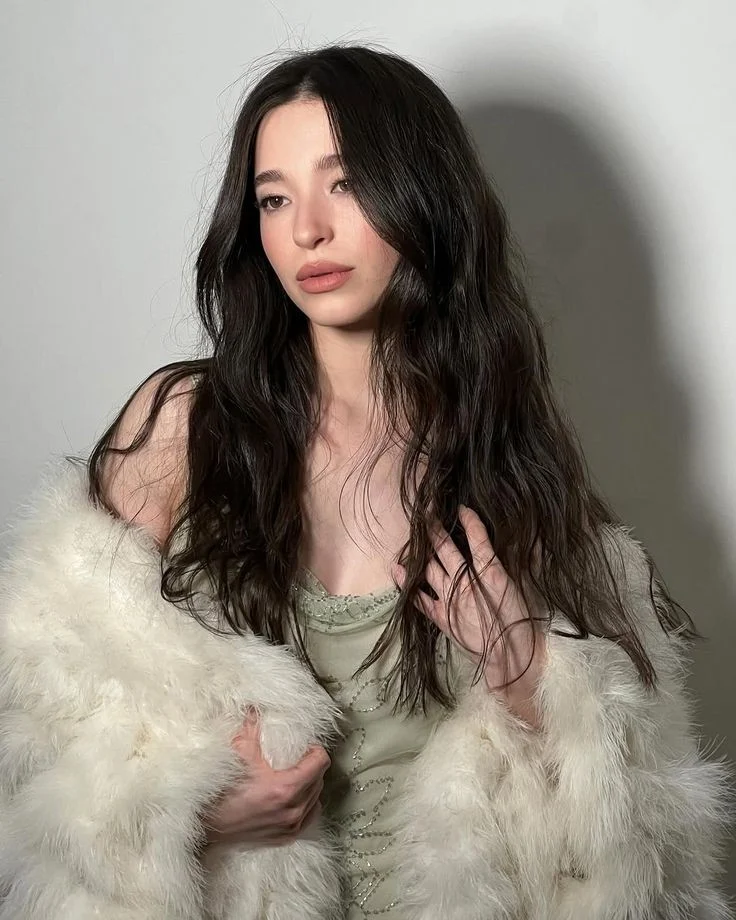 Mikey Madison 