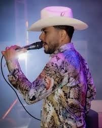 Karlos Cruz" El Rocky (Banda Carnaval) (En Vivo 2025 Medley Festival Arre) Version 2, Trained