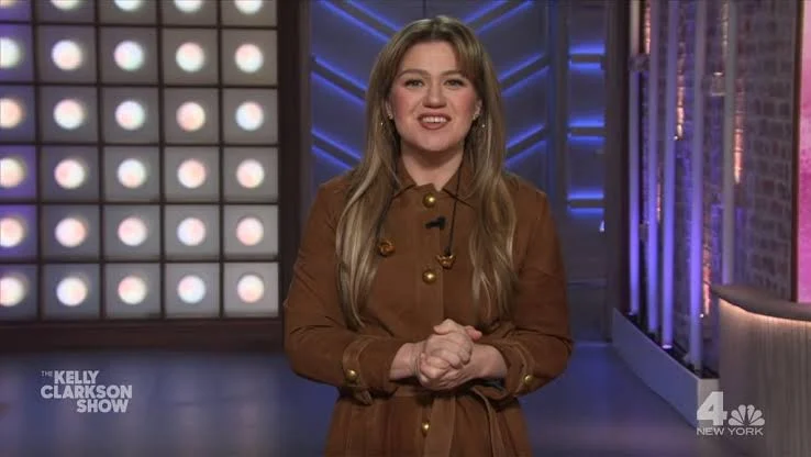 Kelly Clarkson (Talking, Speaking)