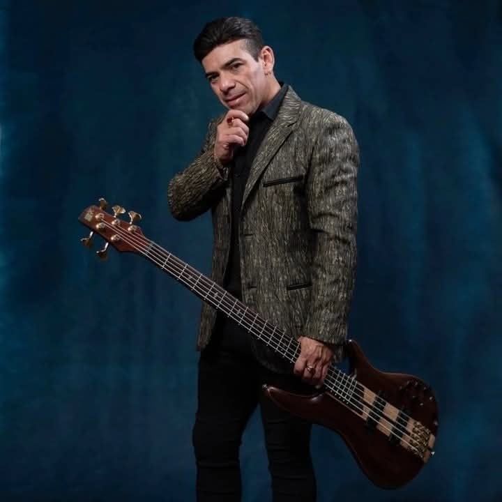 ALEJANDRO VELIZ 