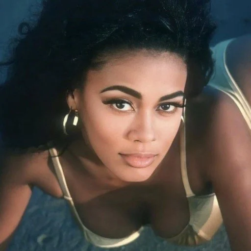 LELA ROCHON