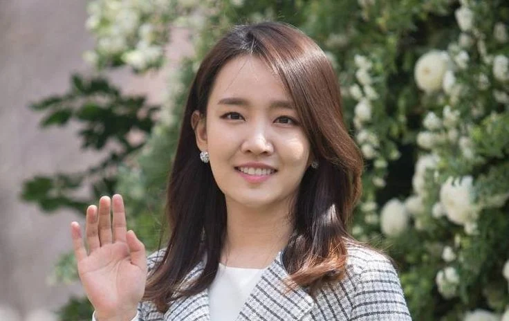 Younha (Soloist)