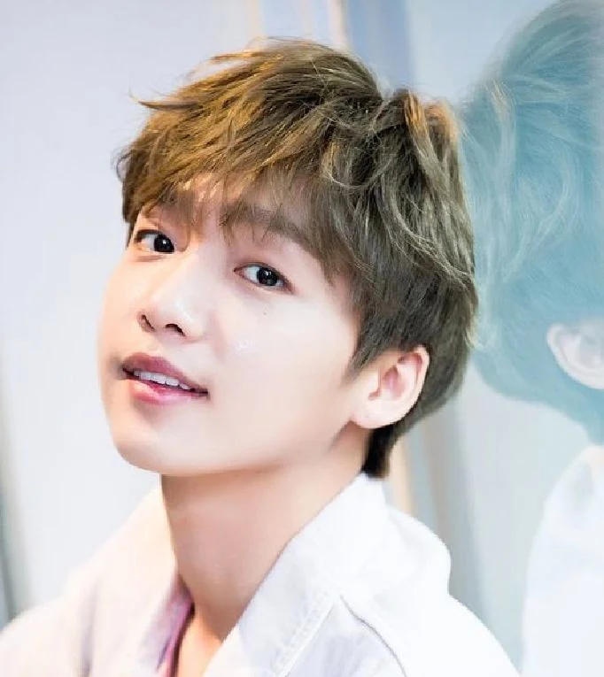 Jeong Sewoon (Soloist)
