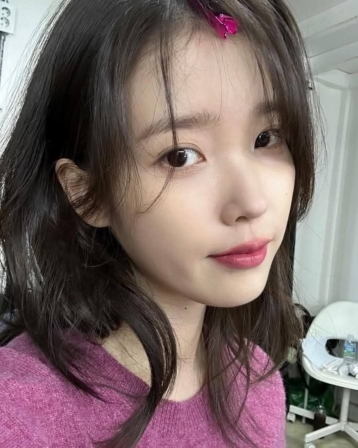 IU - Lee Ji-Eun (아이유)