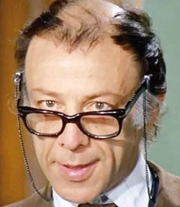Mahmut Hoca (Münir Özkul)