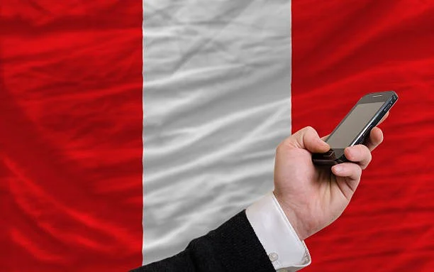 peruano al telefono
