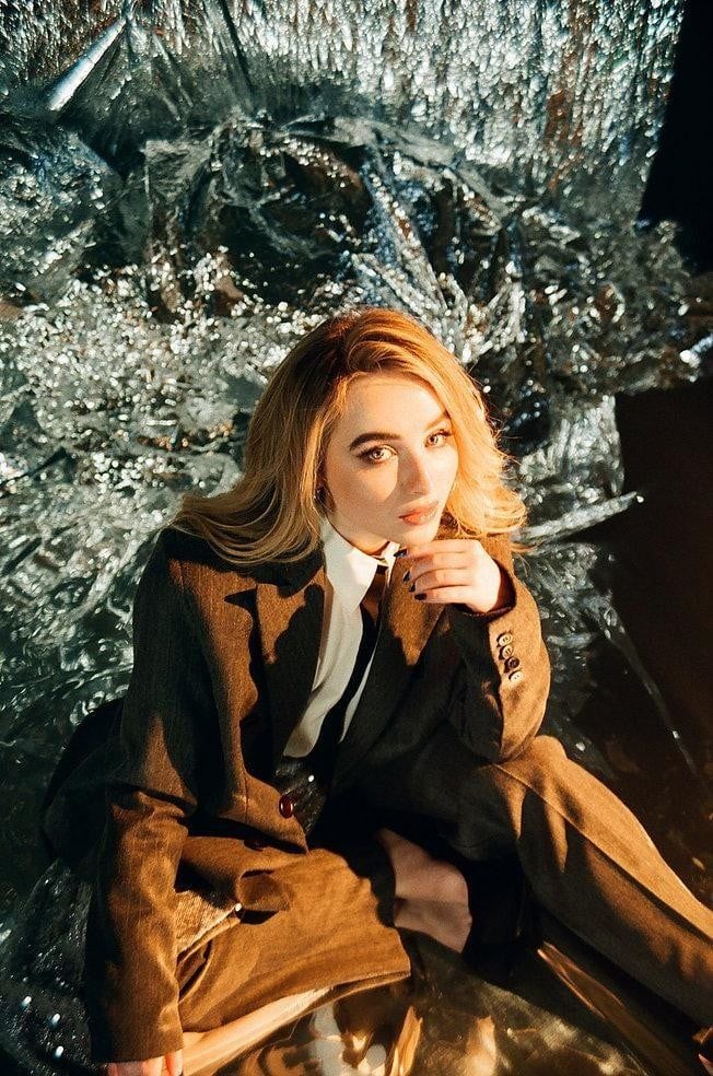 Sabrina Carpenter (Late 10s Model: EVOlution - Singular Act Era) [2016 - 2019]