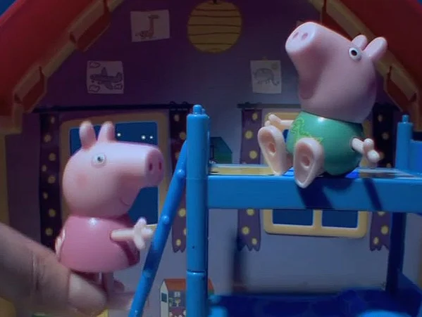 Literally a Peppa Pig ADS from a DVD