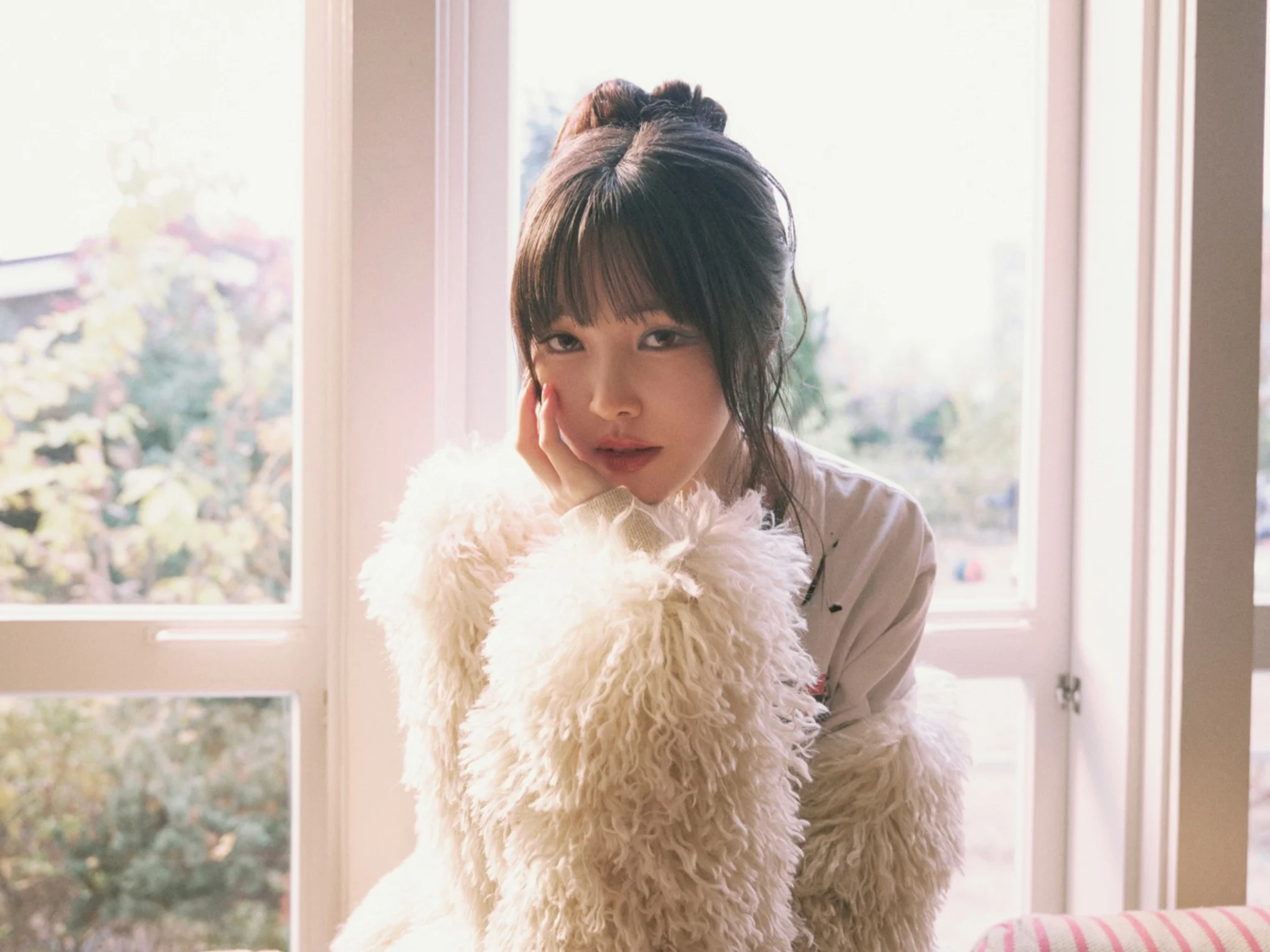 YUJU from GFRIEND & SOLO