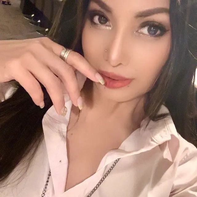 MIKA LORIE