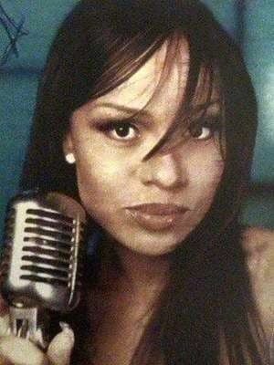 Mona Lisa(Kimberly Leadbetter) (Singing & Talking)