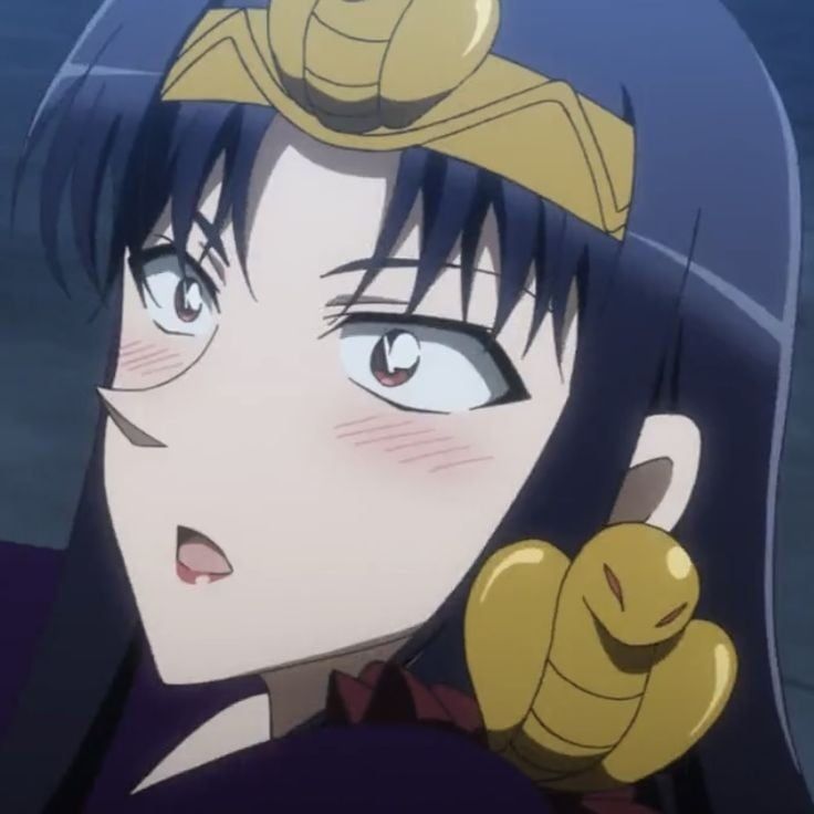 Koizumi Akako (小泉 紅子)
