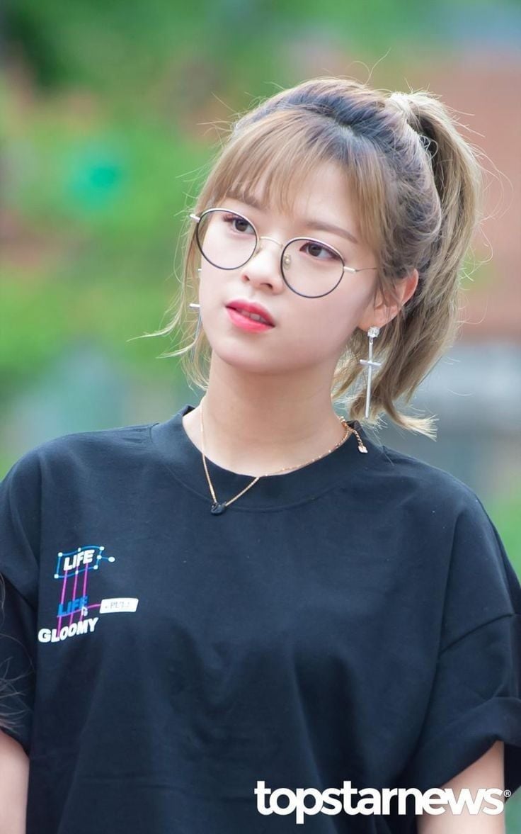 Jeongyeon (cute voice) 